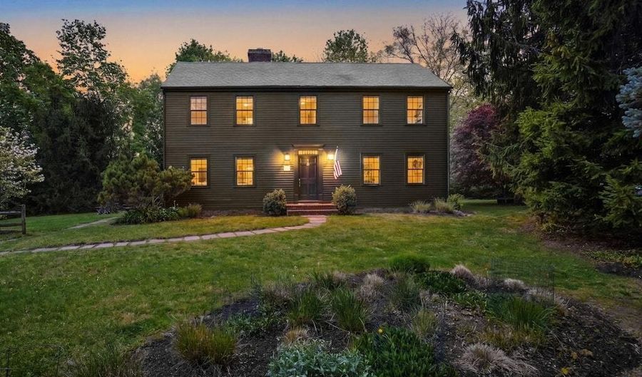8 Seagate Rd, Darien, CT 06820 - 4 Beds, 3 Bath