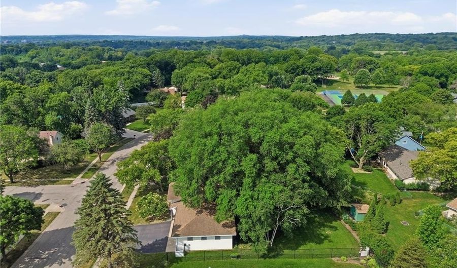 6541 134th St W, Apple Valley, MN 55124 - 3 Beds, 2 Bath