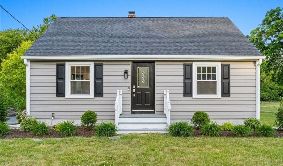 127 Steere St, Attleboro, MA 02703 - 3 Beds, 1 Bath