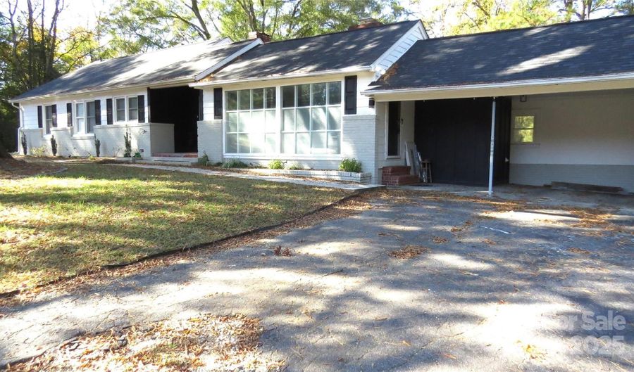 2104 Hillcrest Ave, Albemarle, NC 28001 - 2 Beds, 2 Bath