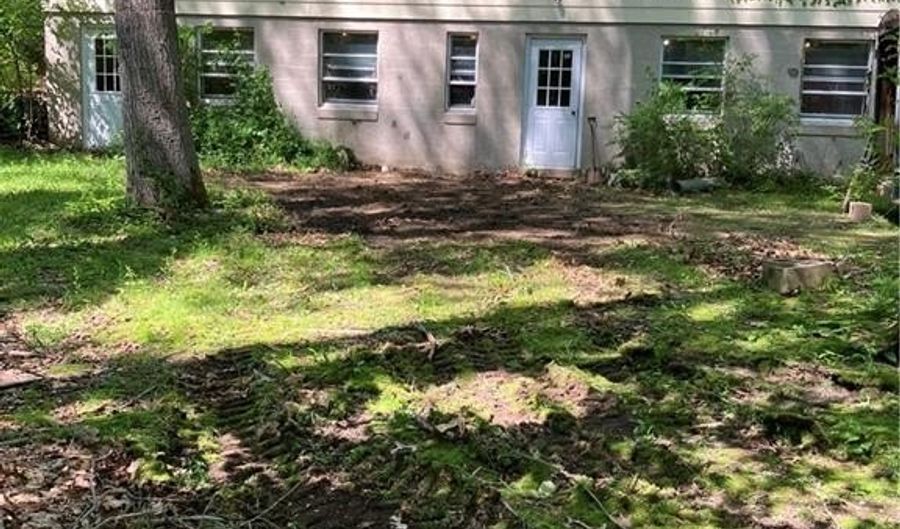 100 Forge Rd, North Kingstown, RI 02852 - 3 Beds, 1 Bath