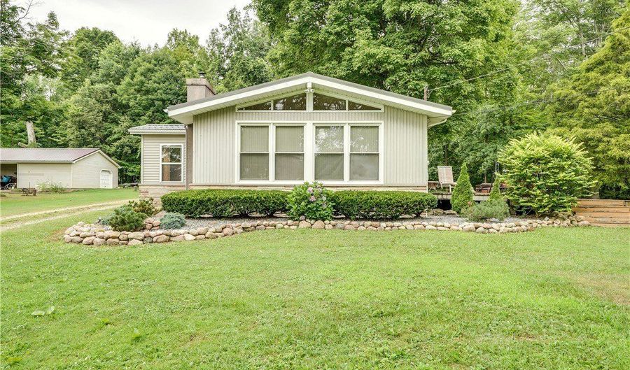 6009 Bole Dr, Andover, OH 44003 - 2 Beds, 1 Bath