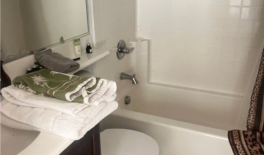 16 Compass, Aliso Viejo, CA 92656 - 2 Beds, 3 Bath