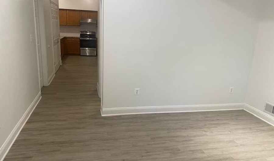 8309 OLD SEVEN LOCKS Rd A, Bethesda, MD 20817 - 3 Beds, 2 Bath