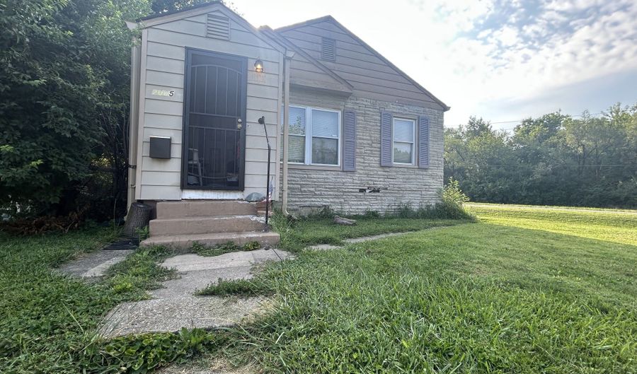 2005 N Bancroft St, Indianapolis, IN 46218 - 4 Beds, 2 Bath