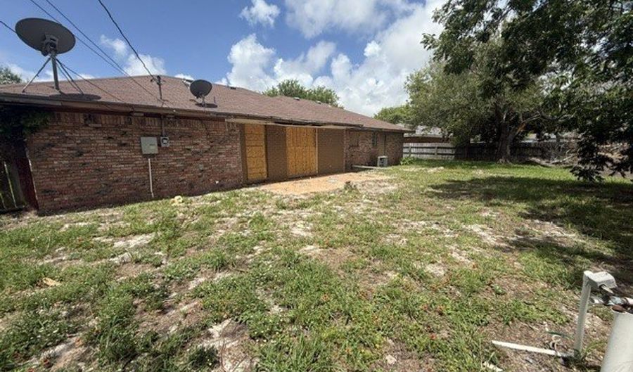 1322 W Palm Dr, Aransas Pass, TX 78336 - 3 Beds, 2 Bath