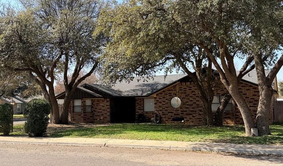 1407 Cedar Ln, Andrews, TX 79714 - 3 Beds, 2 Bath