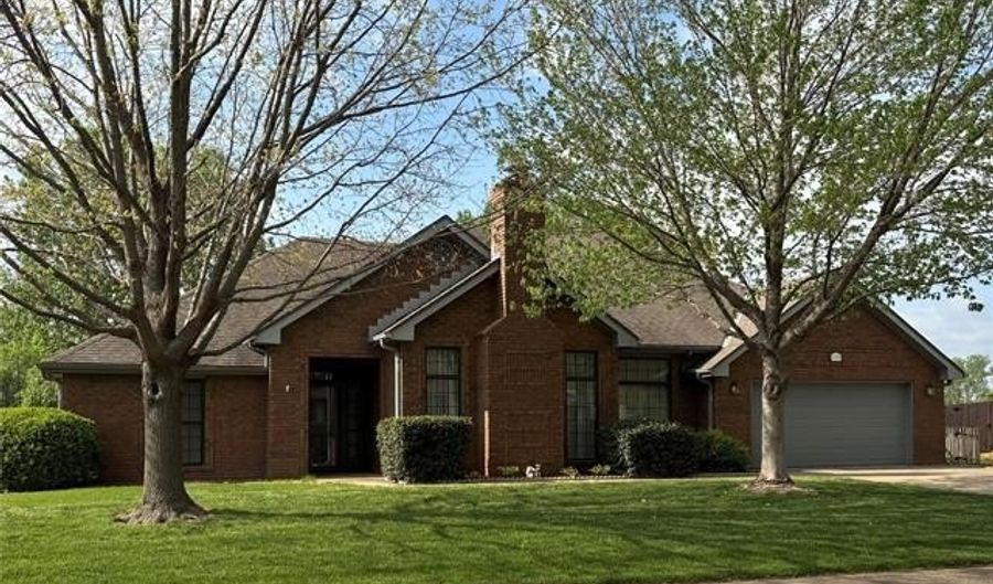 5708 Parkhill Pl, Bartlesville, OK 74006 - 4 Beds, 3 Bath