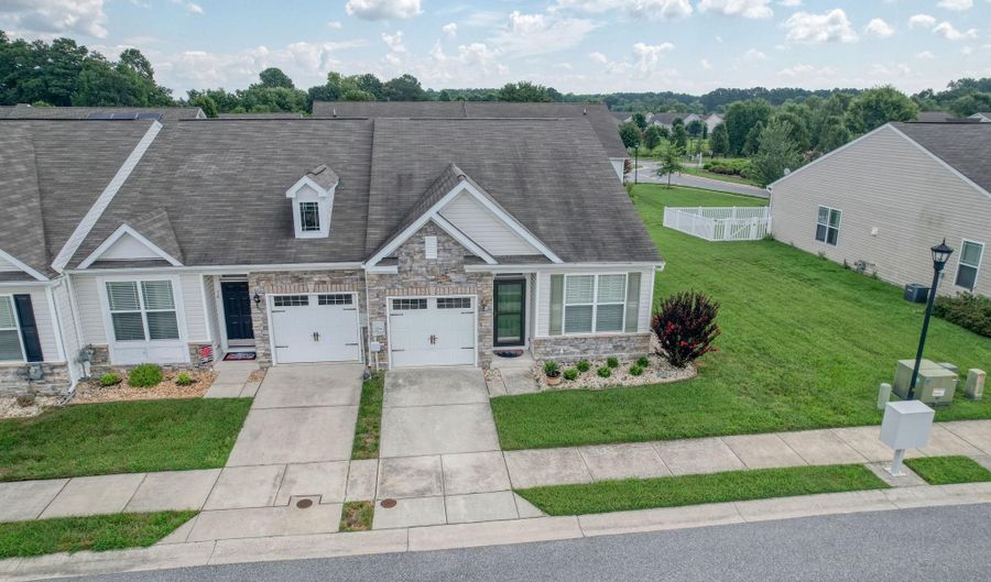 68 CRESTHAVEN Ln, Dover, DE 19901 - 2 Beds, 2 Bath