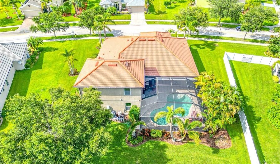 317 ROYAL BONNET Dr, Apollo Beach, FL 33572 - 4 Beds, 4 Bath