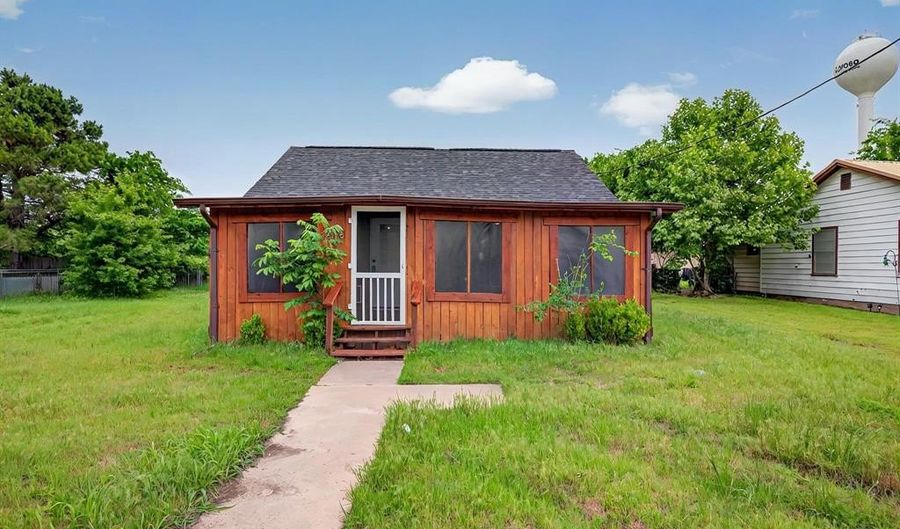 206 W Franklin St, Alvord, TX 76225 - 2 Beds, 1 Bath