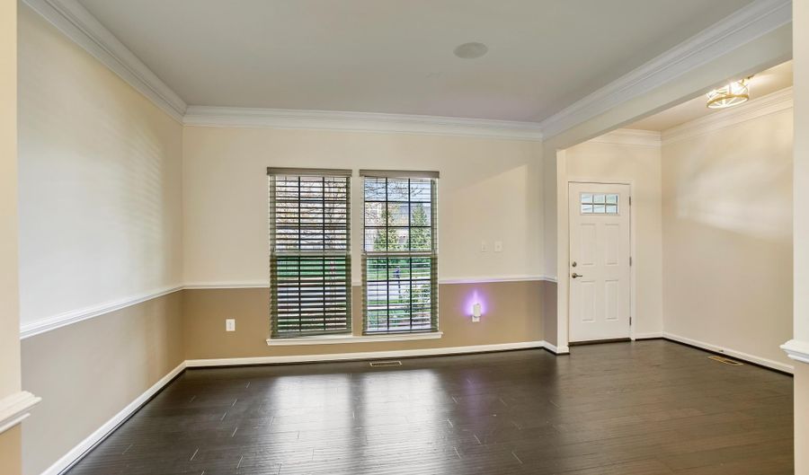 41597 HOFFMAN Dr, Aldie, VA 20105 - 4 Beds, 4 Bath