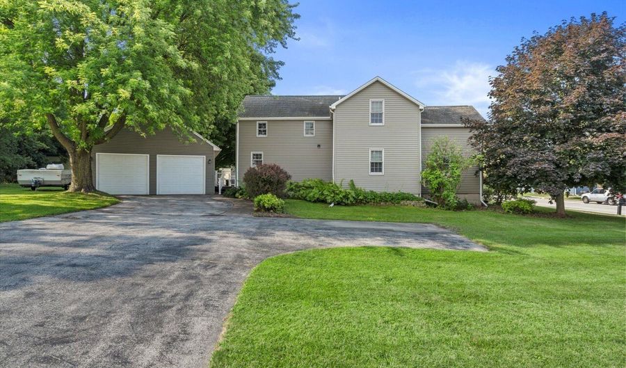 228 Wisconsin St, Adell, WI 53001 - 4 Beds, 3 Bath