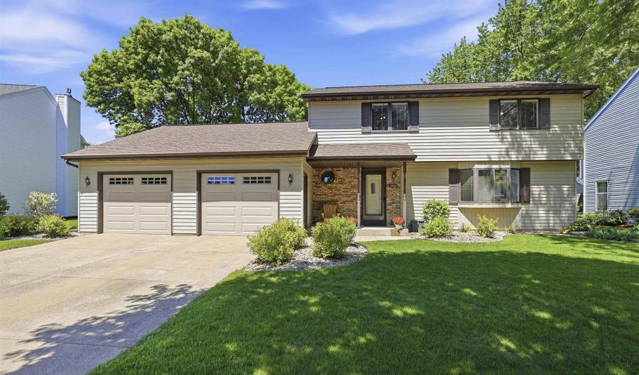 3501 N MORRISON St, Appleton, WI 54911 - 4 Beds, 3 Bath
