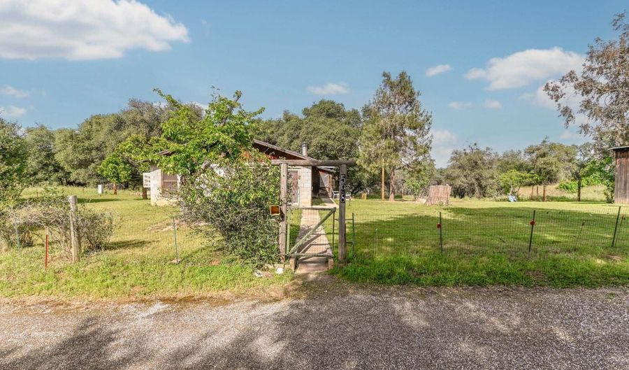 598 Sultana Ln, Angels Camp, CA 95222 - 2 Beds, 1 Bath