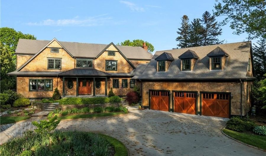 136 Adams Point Rd, Barrington, RI 02806 - 5 Beds, 6 Bath