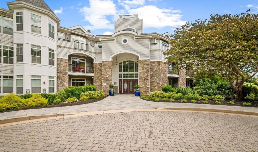 3000 STONE CLIFF Dr 106, Baltimore, MD 21209 - 2 Beds, 3 Bath