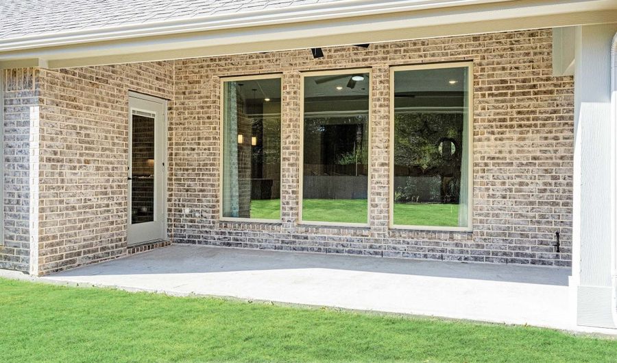 214 Shawnee Trl, Alvarado, TX 76009 - 4 Beds, 3 Bath