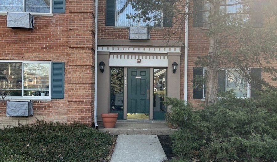 2419 S GOEBBERT Rd 210, Arlington Heights, IL 60005 - 2 Beds, 2 Bath