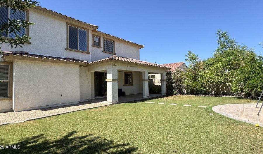 1634 W PELICAN Ct, Chandler, AZ 85286 - 4 Beds, 4 Bath