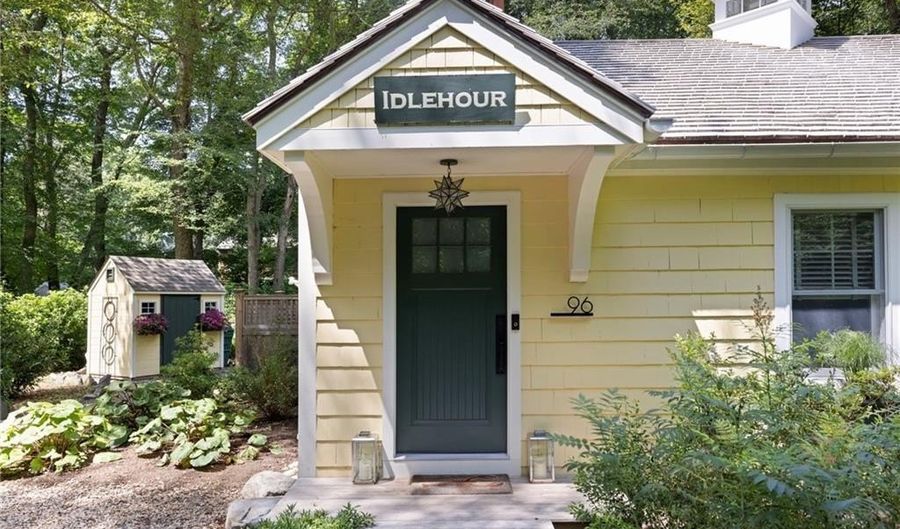 96 Steamboat St, Jamestown, RI 02835 - 2 Beds, 1 Bath