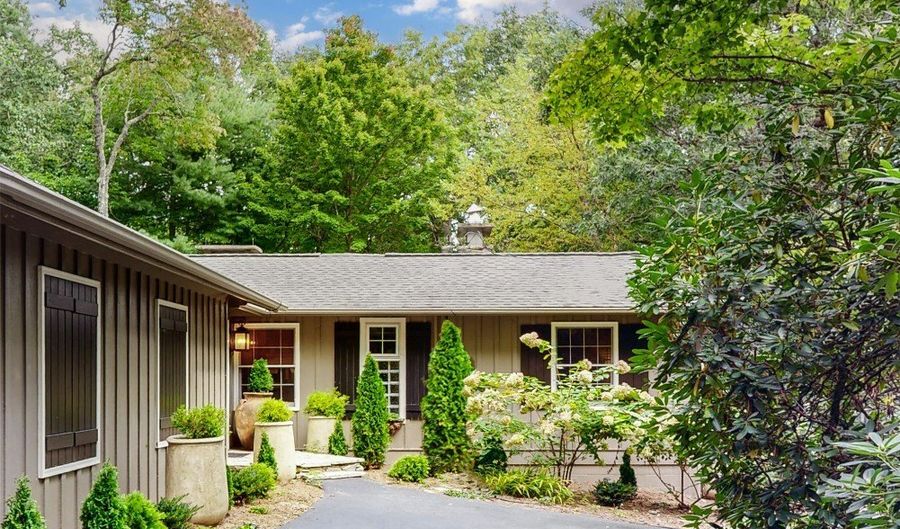 424 Split Rail Row, Highlands, NC 28741 - 3 Beds, 3 Bath