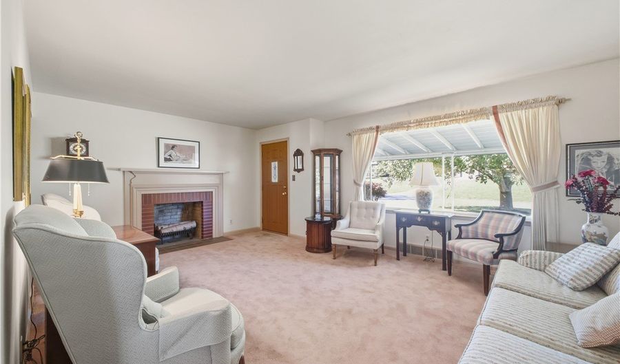 209 S Beverly Ave, Austintown, OH 44515 - 2 Beds, 2 Bath