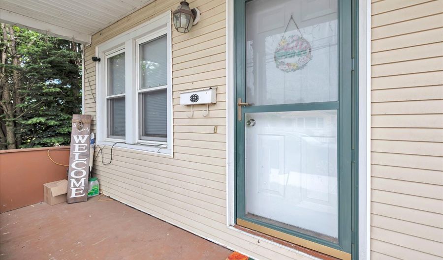 33 Murray St, Ansonia, CT 06401 - 3 Beds, 2 Bath