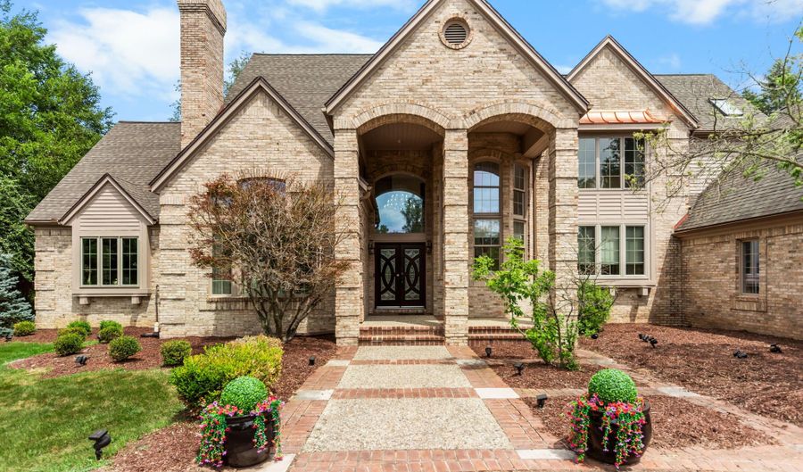 2086 Valleyview Dr, Ann Arbor, MI 48105 - 5 Beds, 5 Bath