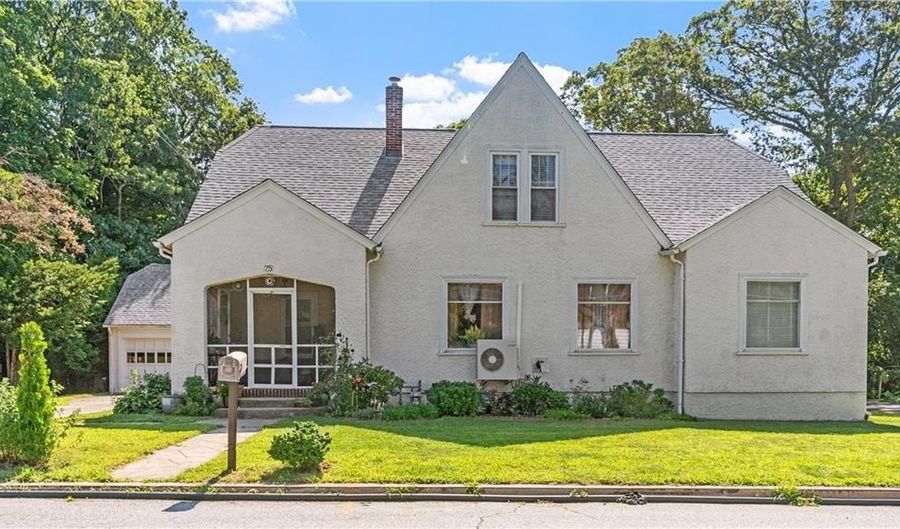 75 Read Ave, Lincoln, RI 02865 - 4 Beds, 2 Bath