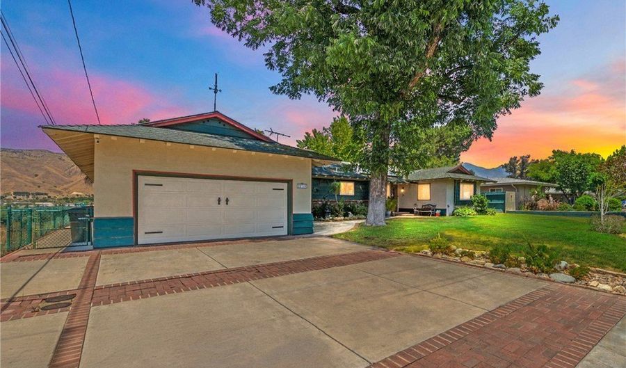 33708 Washington Dr, Yucaipa, CA 92399 - 4 Beds, 3 Bath