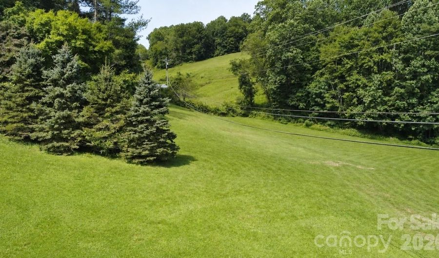2150 Nc 80 Hwy, Bakersville, NC 28705 - 2 Beds, 2 Bath