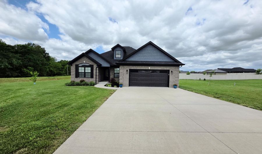 202 Elizabeth Way, Bardstown, KY 40004 - 3 Beds, 2 Bath