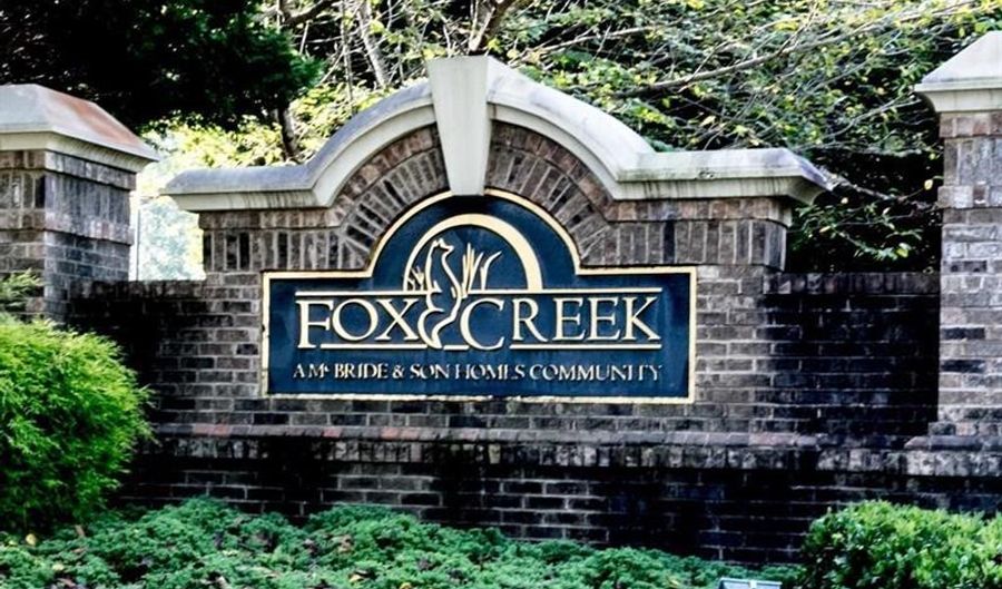 511 Fox Creek Xing, Woodstock, GA 30188 - 2 Beds, 3 Bath