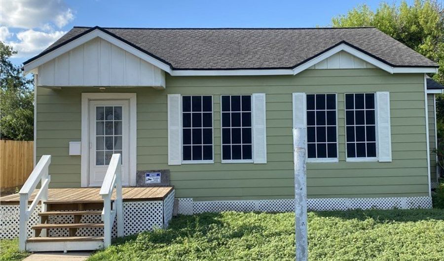 323 W 4th St, Alice, TX 78332 - 3 Beds, 1 Bath