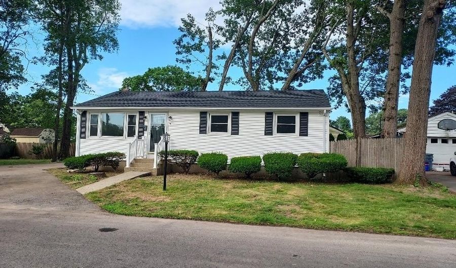 16 Fyffe Ave, Cranston, RI 02920 - 3 Beds, 1 Bath