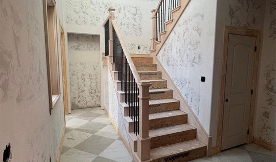 9401 Far Hills Ct, Edmond, OK 73034 - 4 Beds, 6 Bath