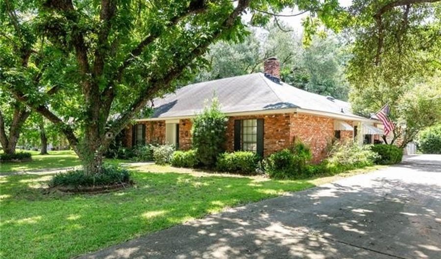 808 TERRA Ave, Alexandria, LA 71303 - 3 Beds, 2 Bath