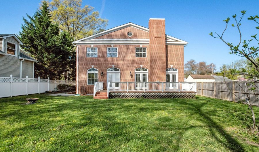 1615 S OAKLAND St, Arlington, VA 22204 - 7 Beds, 6 Bath