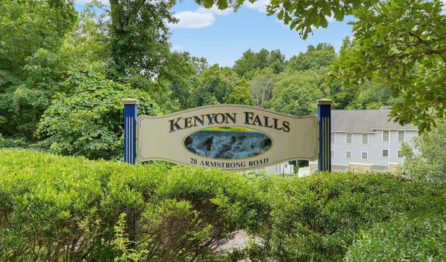28 Armstrong Rd C15, Coventry, CT 06238 - 2 Beds, 2 Bath