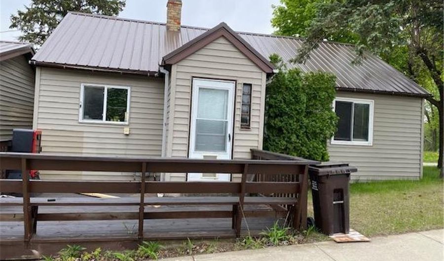131 7th St W, Browerville, MN 56438 - 2 Beds, 1 Bath