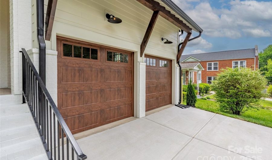 1816 Parson St, Charlotte, NC 28205 - 5 Beds, 4 Bath