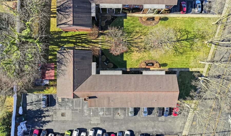 297 Merrick Rd D 1, Amityville, NY 11701 - 1 Beds, 1 Bath