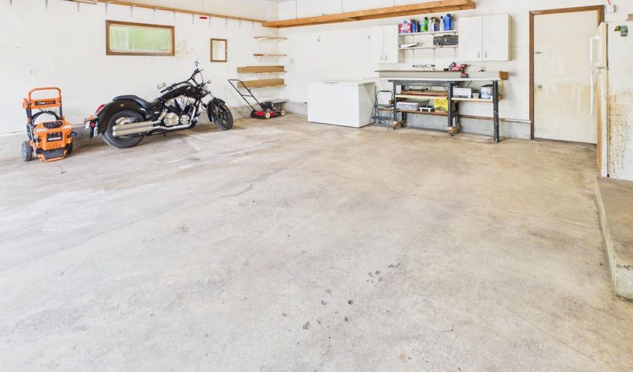 1100 Tabbert Rd NW, Alexandria, MN 56308 - 4 Beds, 2 Bath