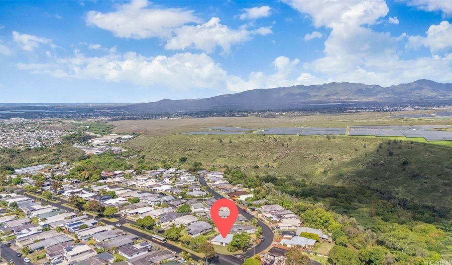 2093 Aaniu Loop, Pearl City, HI 96782 - 3 Beds, 2 Bath
