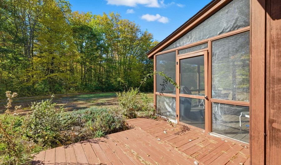 733 North Rd, Candia, NH 03034 - 3 Beds, 2 Bath