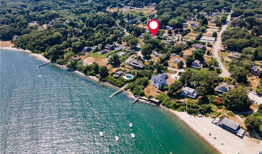 65 Spring St, North Kingstown, RI 02874 - 4 Beds, 2 Bath