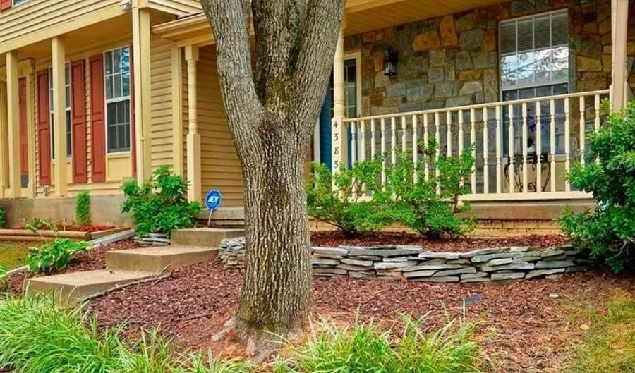 43855 CHLOE Ter, Ashburn, VA 20147 - 3 Beds, 4 Bath
