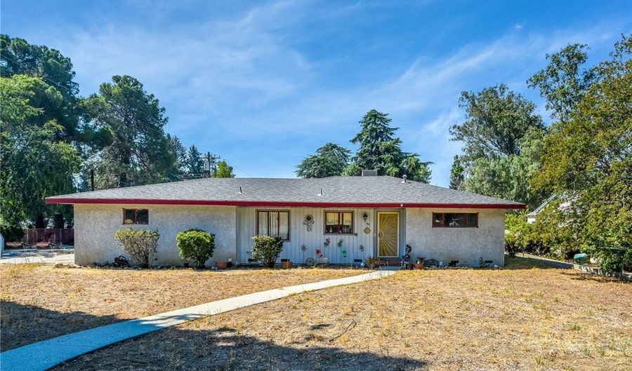 186 Santa Rita Pl, Banning, CA 92220 - 4 Beds, 2 Bath