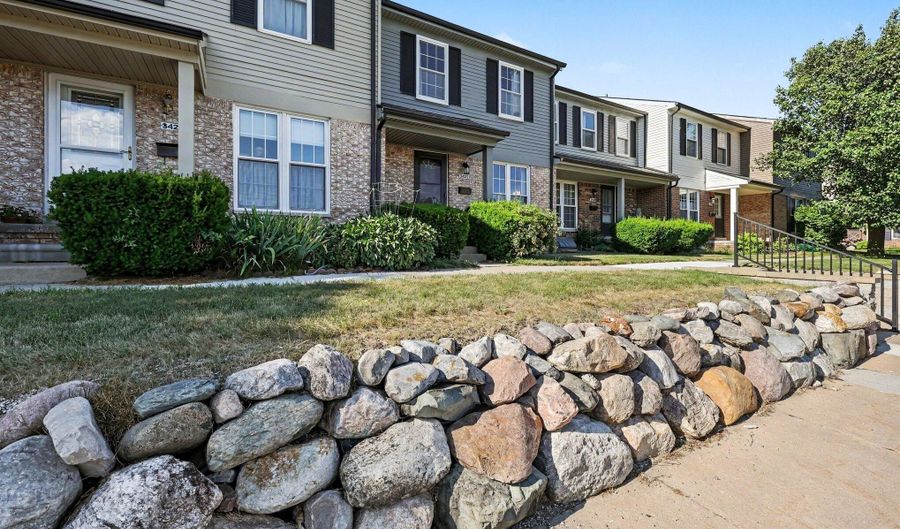 3422 Burbank Dr, Ann Arbor, MI 48105 - 2 Beds, 3 Bath